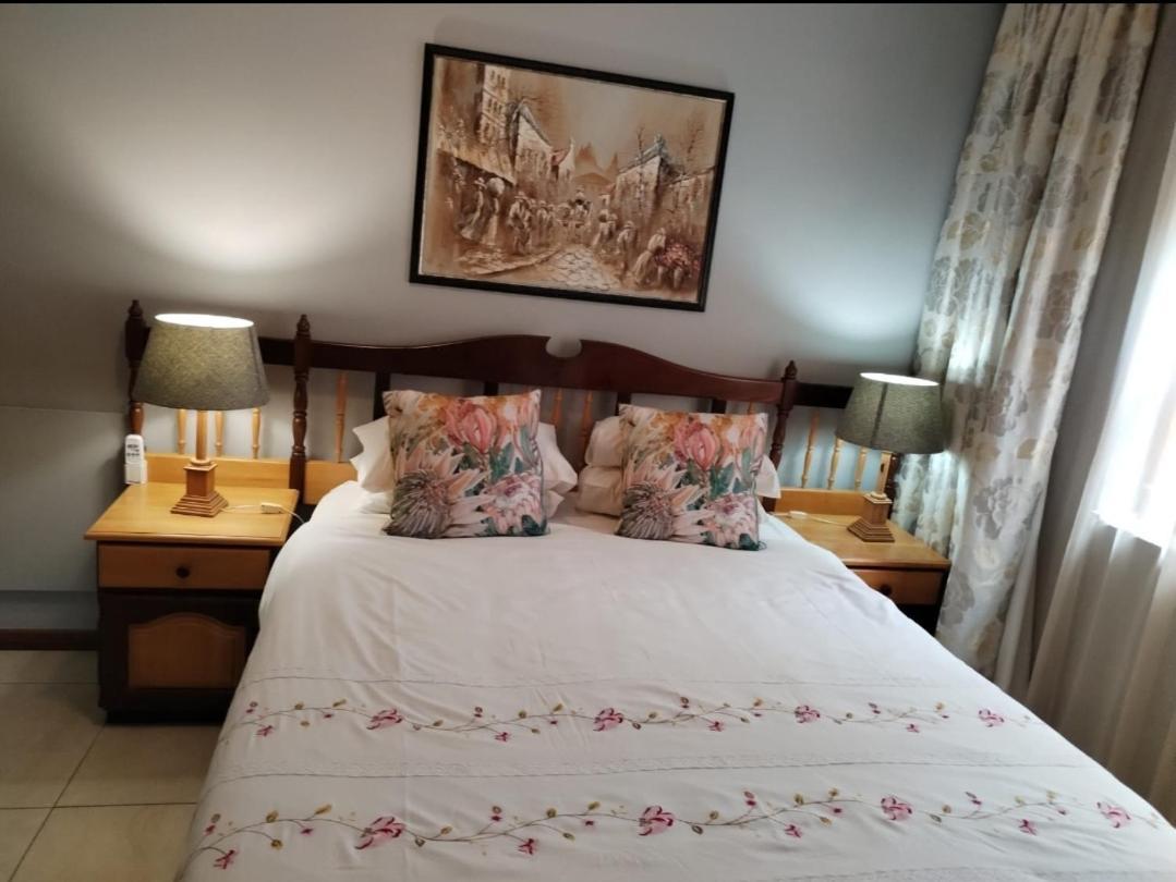 Lagoon Breeze Guest House Книсна Екстериор снимка