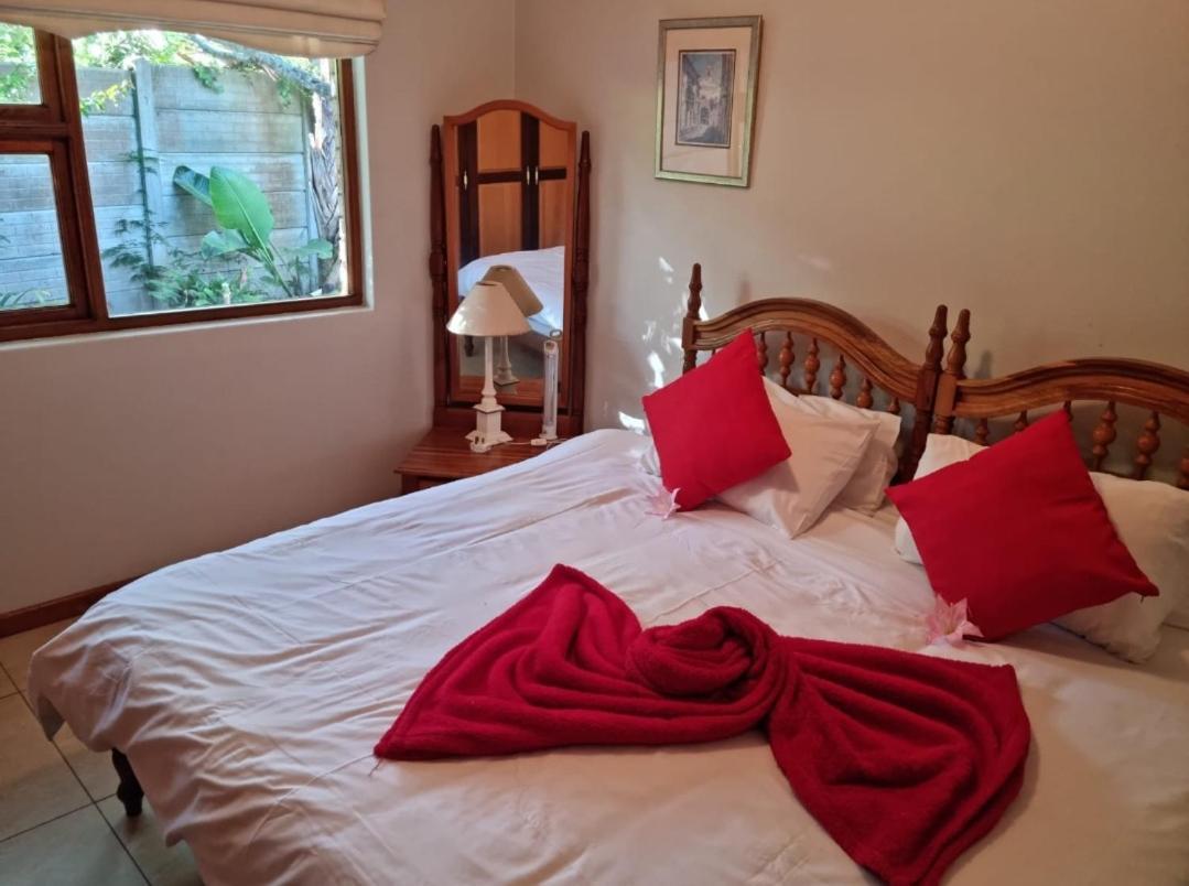 Lagoon Breeze Guest House Книсна Екстериор снимка