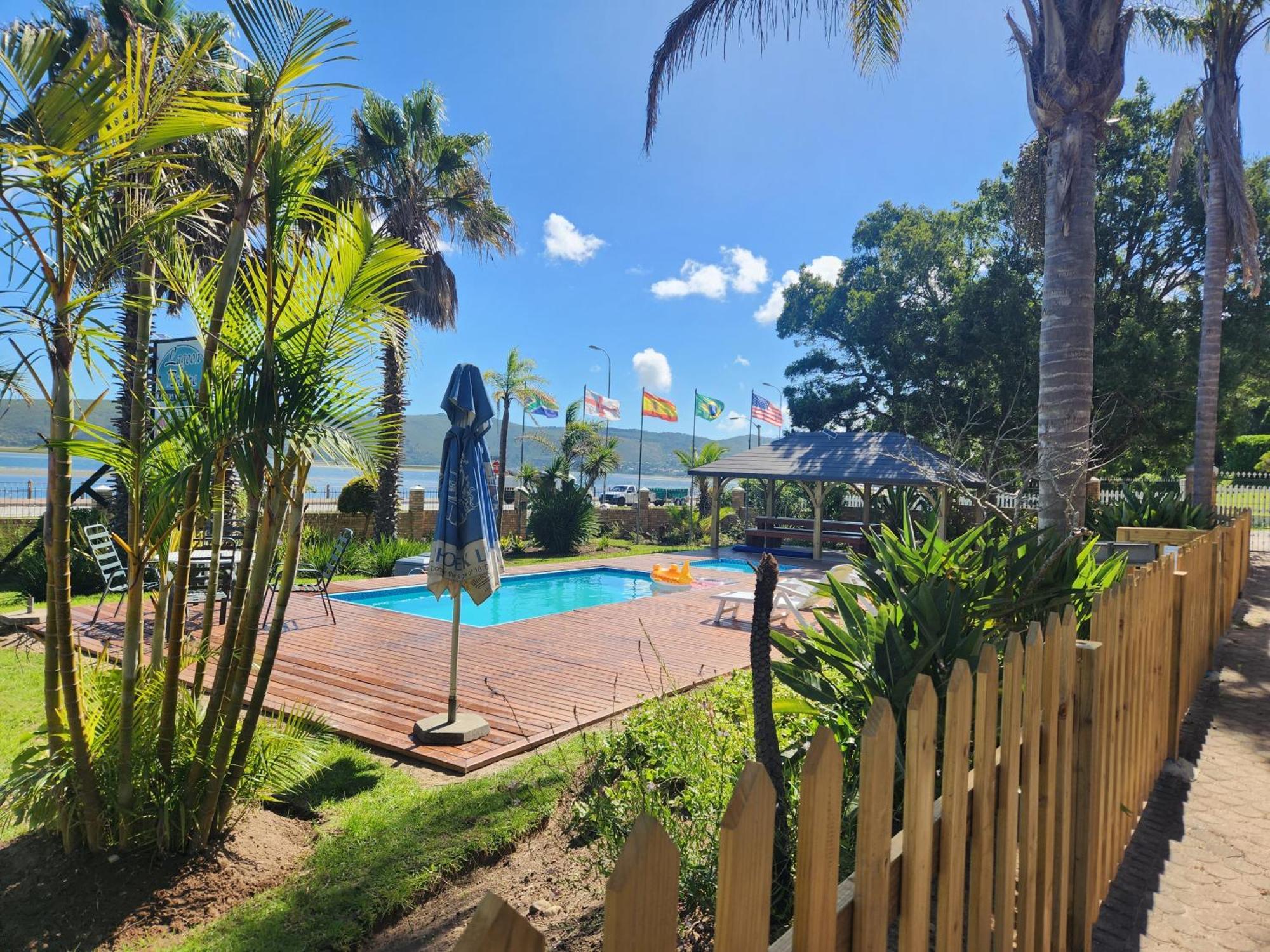 Lagoon Breeze Guest House Книсна Екстериор снимка