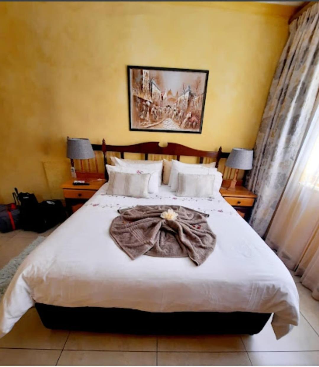 Lagoon Breeze Guest House Книсна Екстериор снимка